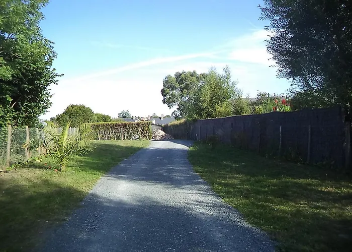 Maison De A Holiday home Creances